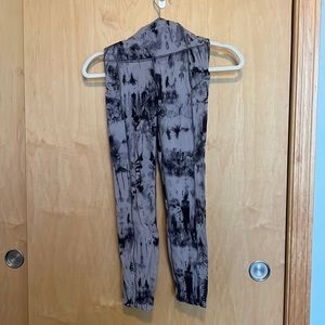 Lululemon Size 4 Game Day Dark Chrome Black Multi Leggings